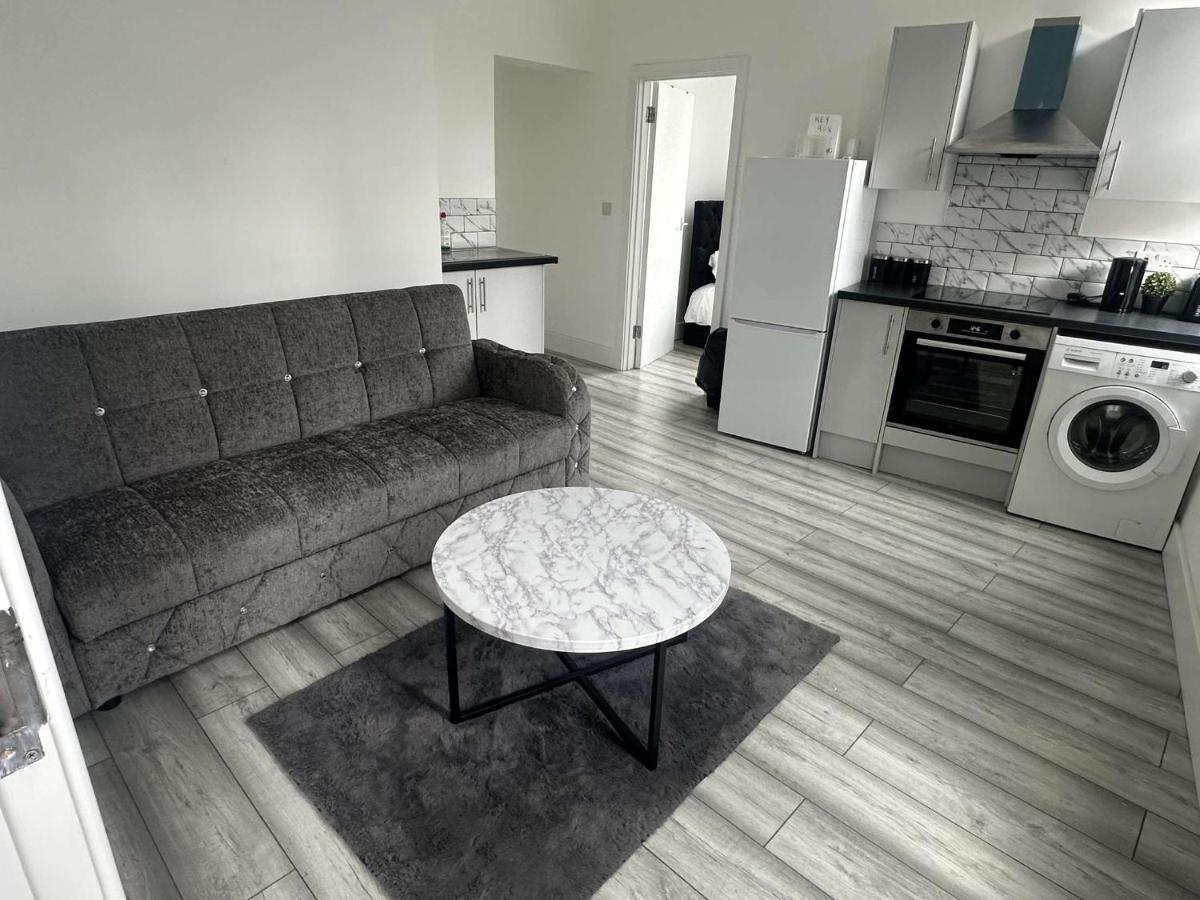 Luton Town Centre Apartment 외부 사진